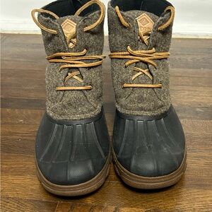 Sperry women’s Brown and Black wool Duck Boots